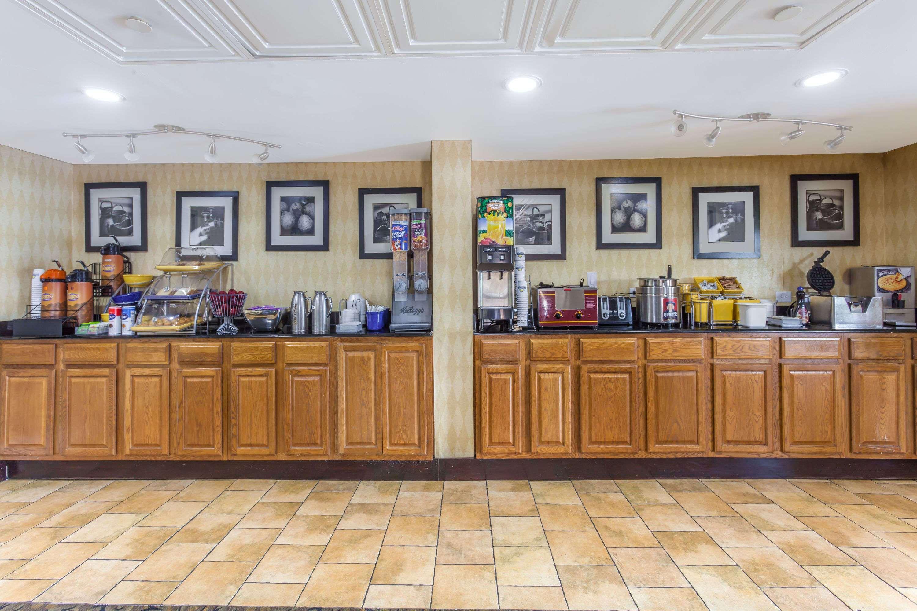Days Inn By Wyndham Lebanon Bagian luar foto