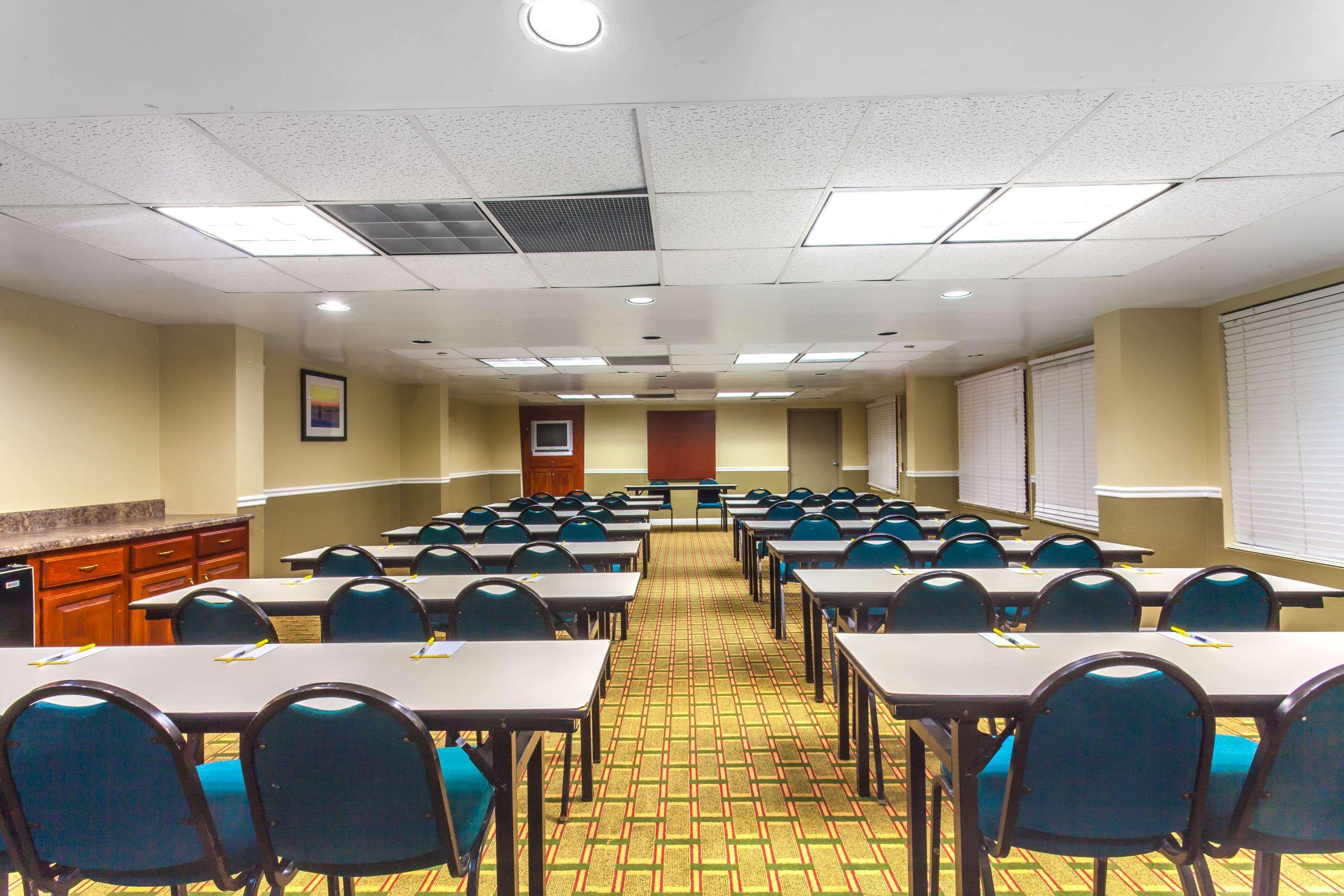 Days Inn By Wyndham Lebanon Bagian luar foto