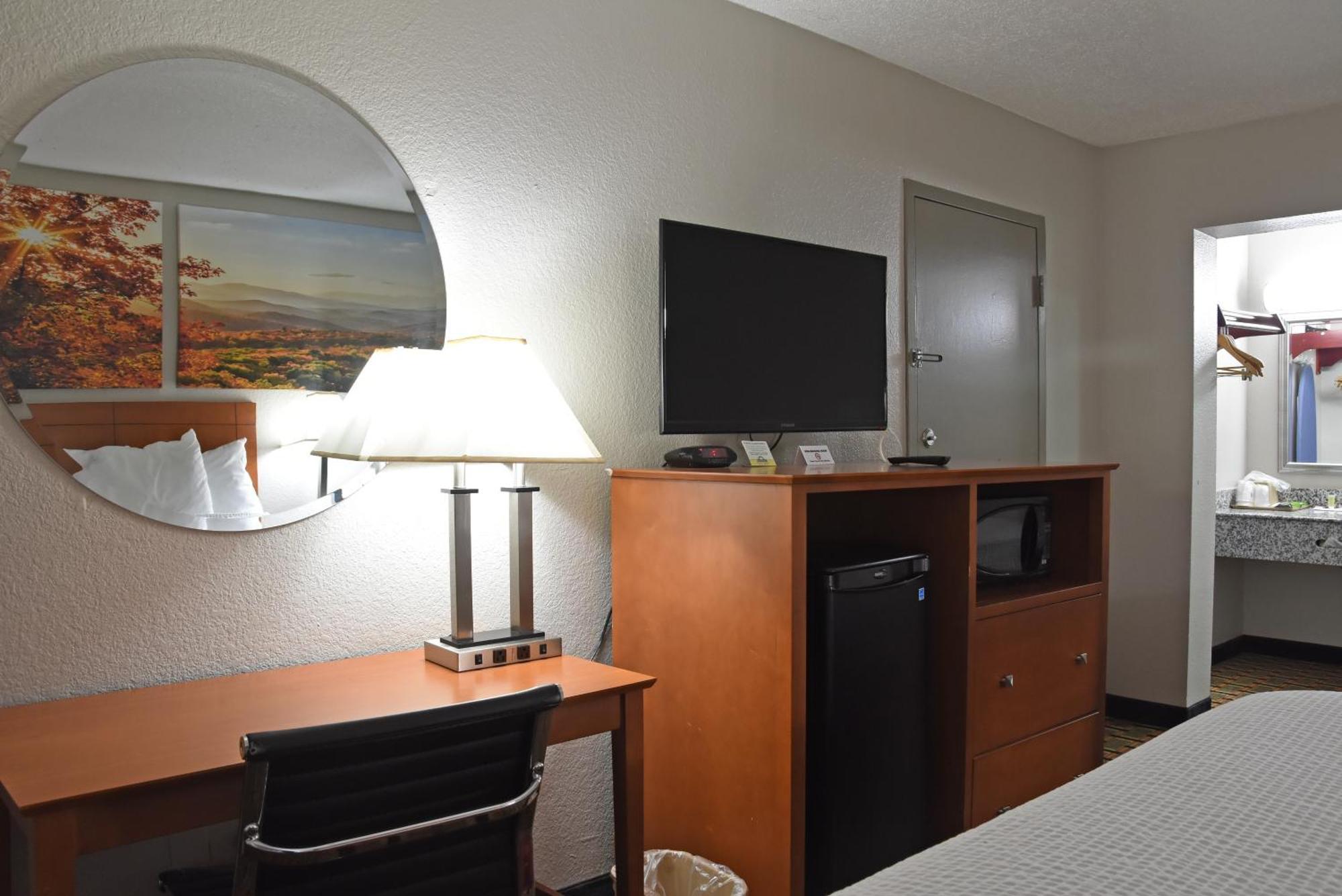 Days Inn By Wyndham Lebanon Bagian luar foto