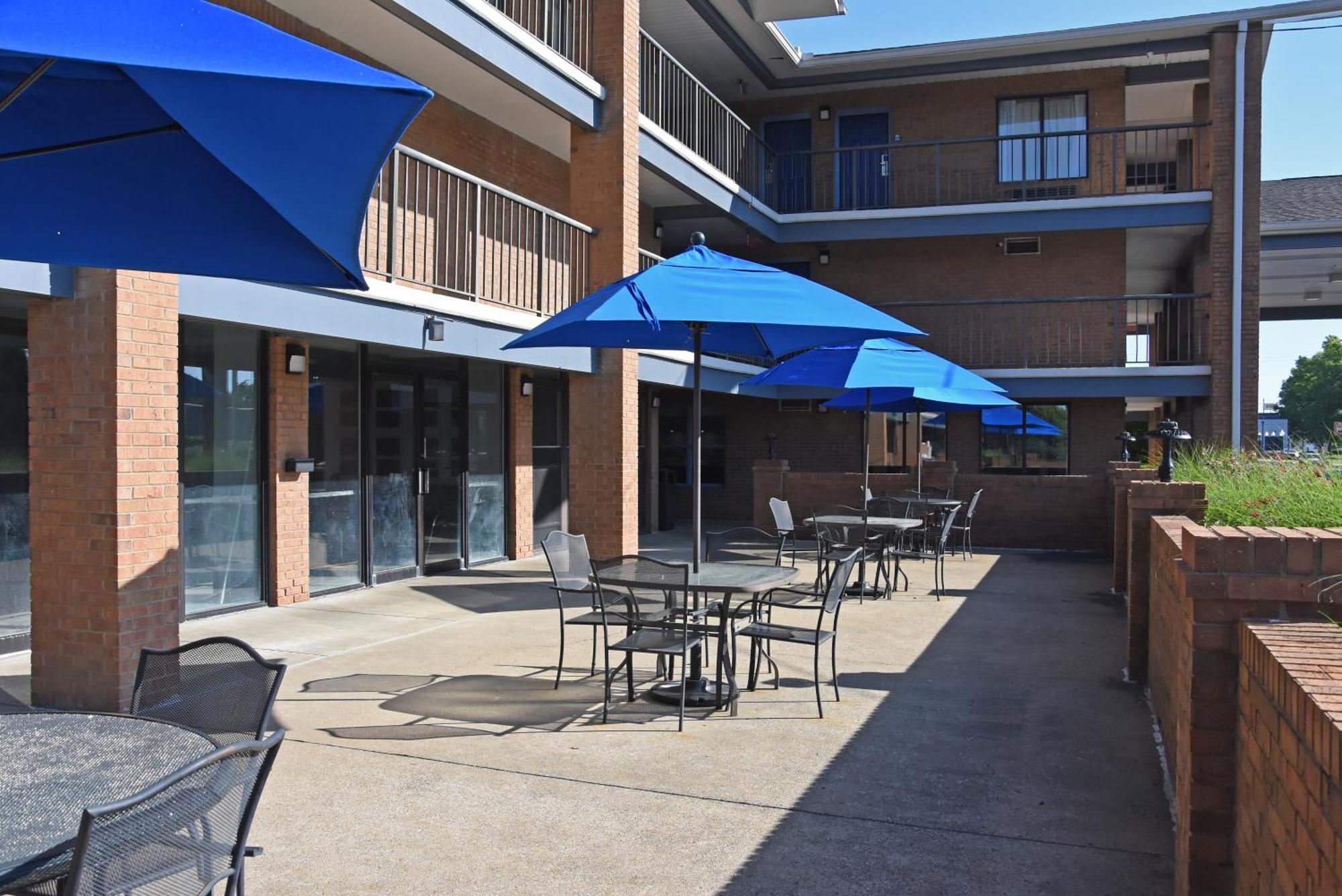 Days Inn By Wyndham Lebanon Bagian luar foto